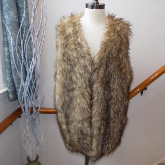 2 PC Fur Vest & Slides Set - Picture 6 of 6